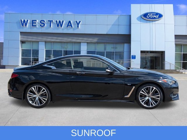 Used 2019 INFINITI Q60 3.0t Luxe w/ Cargo Package AWD/4WD image 2