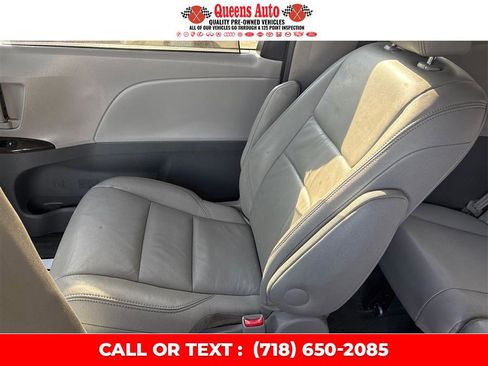 Used 2017 Toyota Sienna XLE image 50