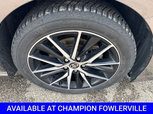Used 2021 Toyota Camry SE w/ Cold Weather Package FWD image 9