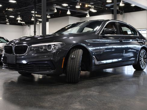 Used 2019 BMW 540i xDrive w/ Convenience Package image 3