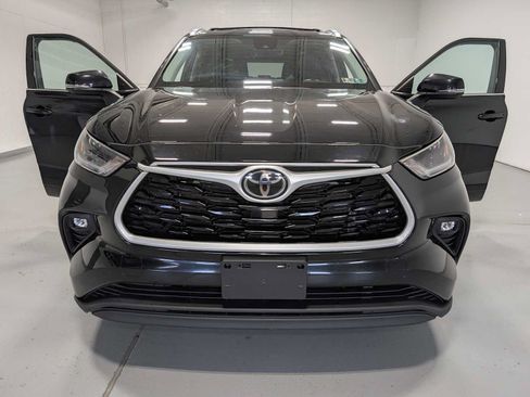 Used 2021 Toyota Highlander XLE AWD/4WD image 15