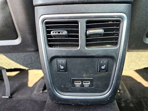 Used 2019 Chrysler 300 Limited RWD image 14