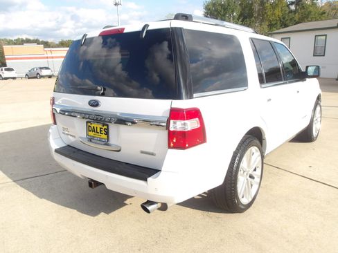 Used 2017 Ford Expedition Platinum image 11