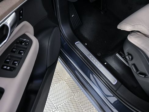 New 2026 Volvo XC90 T8 Ultra w/ Protection Package AWD/4WD image 8