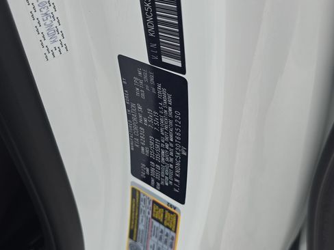 New 2026 Kia Carnival EX FWD image 34