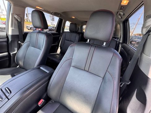 Used 2019 Toyota Highlander SE FWD image 20