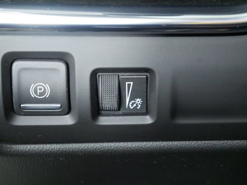 Used 2019 Cadillac XT4 Premium Luxury w/ Enhanced Visibility Package AWD/4WD image 24