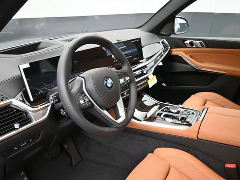 New 2026 BMW X5 xDrive50e w/ Climate Comfort Package image 18