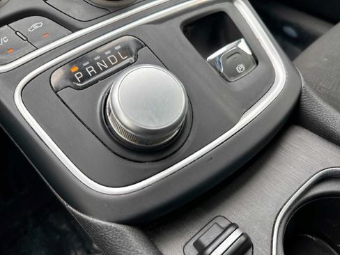 Used 2016 Chrysler 200 LX FWD image 21