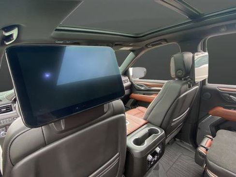 Used 2023 GMC Yukon XL Denali Ultimate w/ LPO, Floor Liner Package AWD/4WD image 30