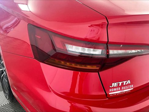 Used 2019 Volkswagen Jetta SE image 28