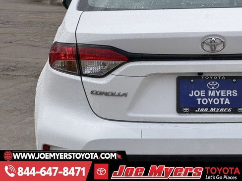 Used 2025 Toyota Corolla LE image 10