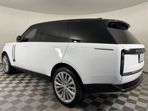 New 2025 Land Rover Range Rover Long Wheelbase SE image 4