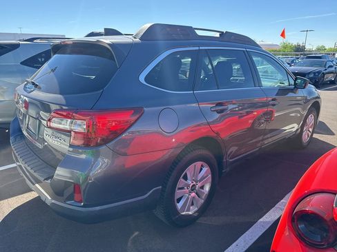 Used 2017 Subaru Outback 2.5i Premium image 3