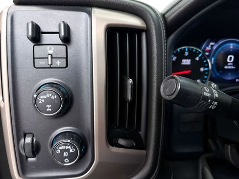 Used 2017 GMC Sierra 1500 Denali AWD/4WD image 10