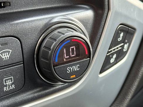 Used 2018 GMC Sierra 1500 SLT AWD/4WD image 30