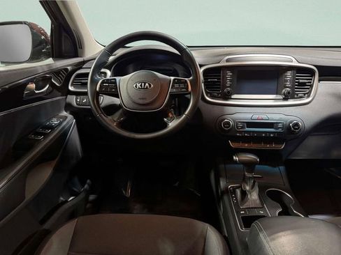Used 2020 Kia Sorento LX w/ LX I4 Convenience Package image 12