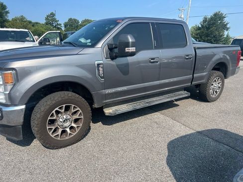 Used 2022 Ford F250 Lariat w/ Lariat Value Package AWD/4WD image 2