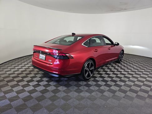 Used 2024 Honda Accord Sport image 4