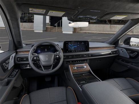New 2025 Lincoln Aviator Black Label image 9