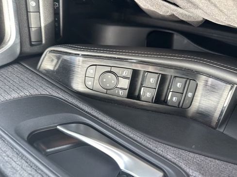 Used 2023 Nissan Rogue SV AWD/4WD image 13