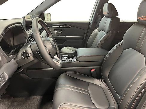 New 2026 Honda Pilot TrailSport image 13