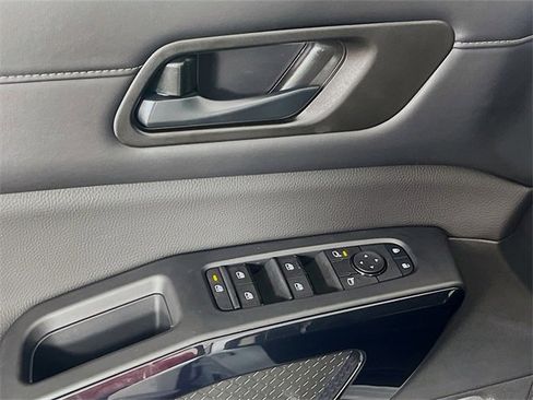 New 2025 Nissan Pathfinder SV image 17