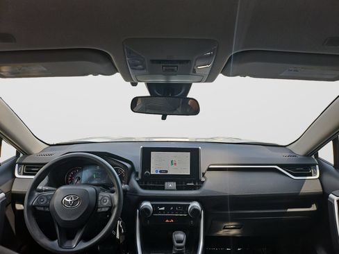 Used 2023 Toyota RAV4 LE AWD/4WD image 18