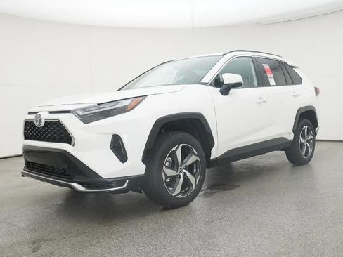 New 2025 Toyota RAV4 SE image 6