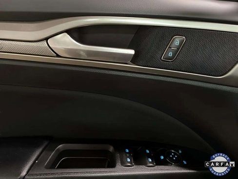 Used 2019 Ford Fusion SE image 27