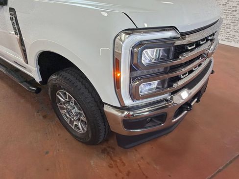 Used 2024 Ford F250 Lariat AWD/4WD image 9