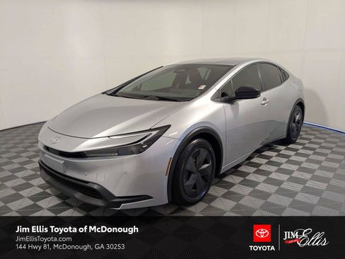 Used 2025 Toyota Prius LE FWD image 1