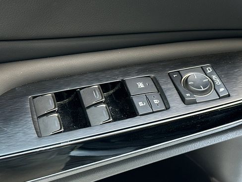 Certified 2025 Lexus ES 350 w/ Premium Package FWD image 14