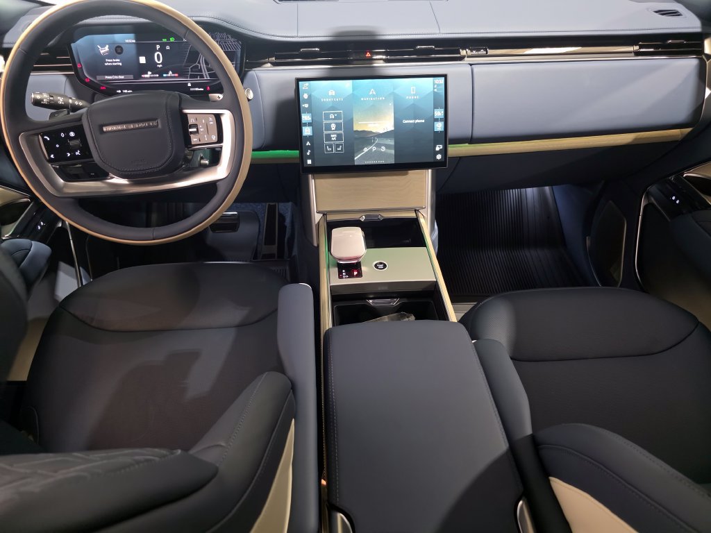 New 2026 Land Rover Range Rover SV AWD/4WD image 14