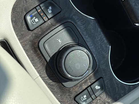 Used 2023 GMC Acadia Denali AWD/4WD image 13