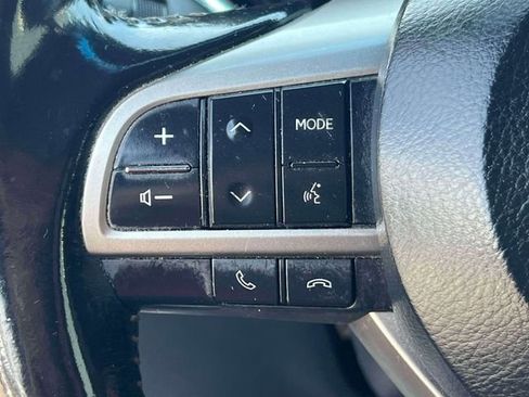 Used 2020 Lexus GX 460 Premium w/ Premium Package image 24