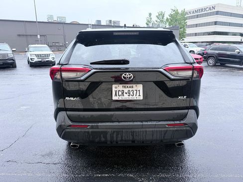Used 2025 Toyota RAV4 XLE FWD image 4