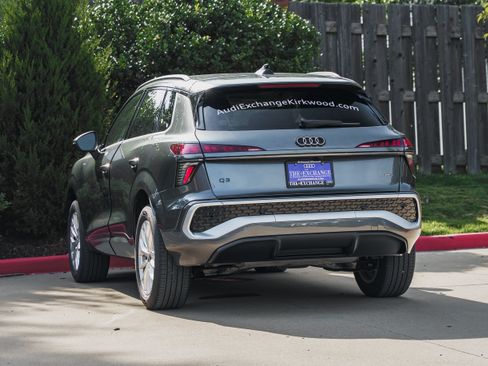 Certified 2026 Audi Q3 quattro 2.0T AWD/4WD image 4