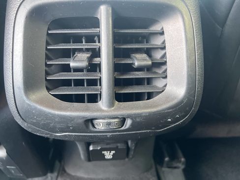 Used 2014 Jeep Cherokee Limited image 14