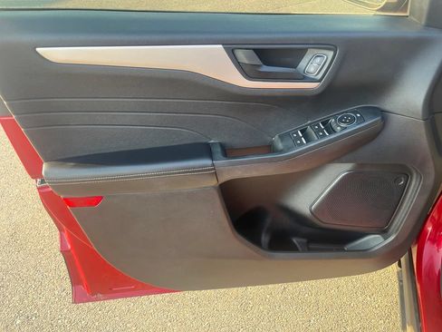 Used 2022 Ford Escape SE w/ Convenience Package FWD image 13