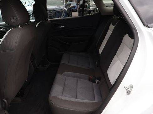 Used 2025 Chevrolet Trax LS w/ LS Convenience Package FWD image 19