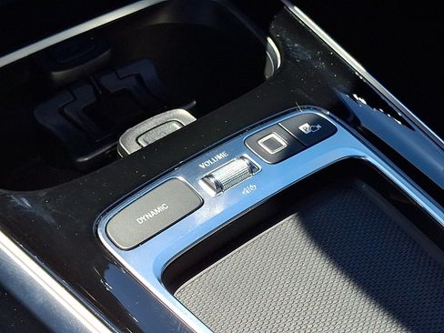 Used 2026 Mercedes-Benz GLB 250 4MATIC image 17