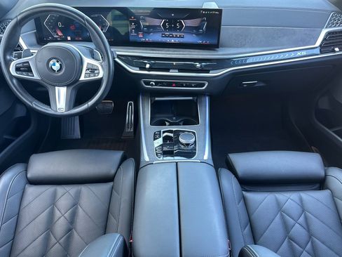 Used 2025 BMW X5 xDrive40i w/ M Sport Package AWD/4WD image 16