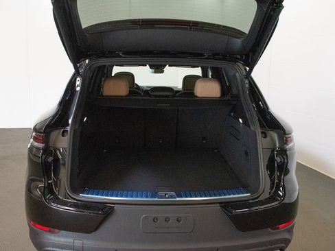 New 2026 Porsche Cayenne AWD/4WD image 6