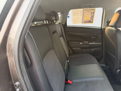 Used 2025 Mitsubishi Outlander Sport SE AWD/4WD image 19