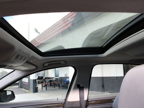 Used 2013 BMW 528i xDrive Sedan image 42