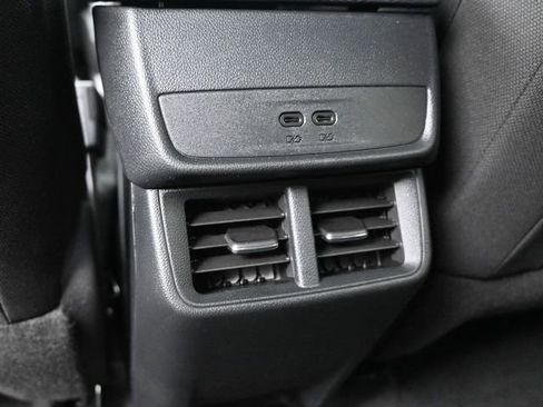 Used 2026 Chevrolet Equinox LT AWD/4WD image 32