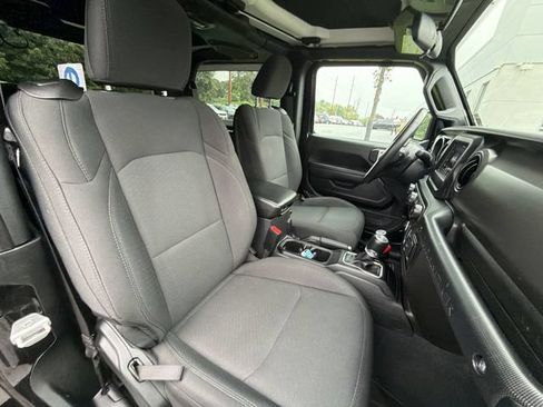 Used 2022 Jeep Wrangler Sport AWD/4WD image 24