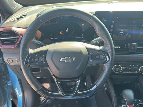 Used 2025 Chevrolet TrailBlazer RS w/ Convenience Package FWD image 17