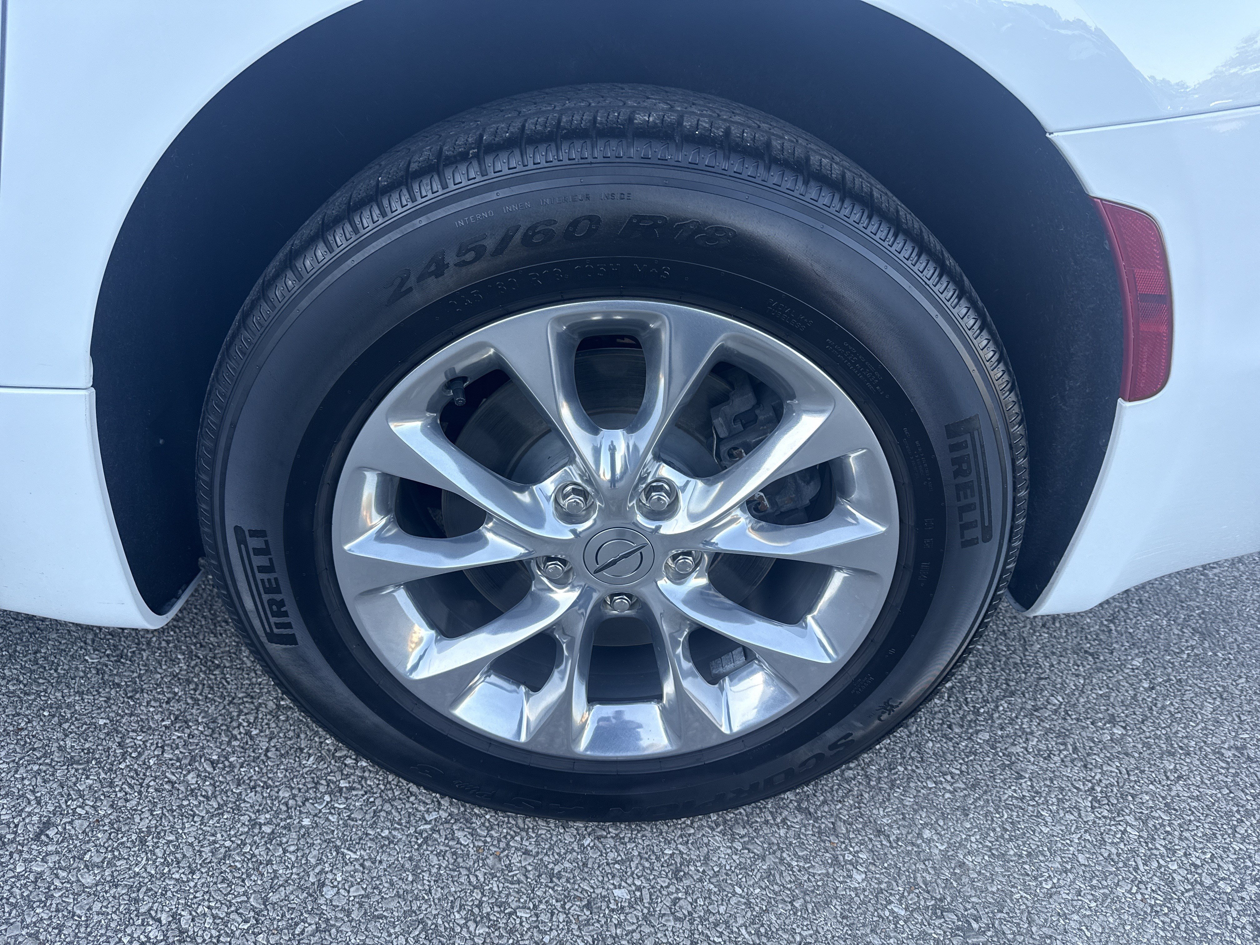 Used 2023 Chrysler Pacifica Touring-L w/ Uconnect Theater Family Group AWD/4WD image 20